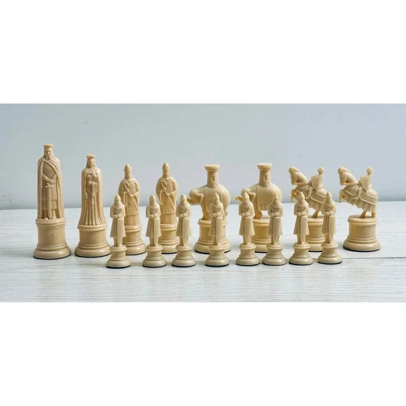 Kingsway Vintage Red & Ivory Chess Pieces Set Complete Royal King Queen Knight - Picture 6 of 16